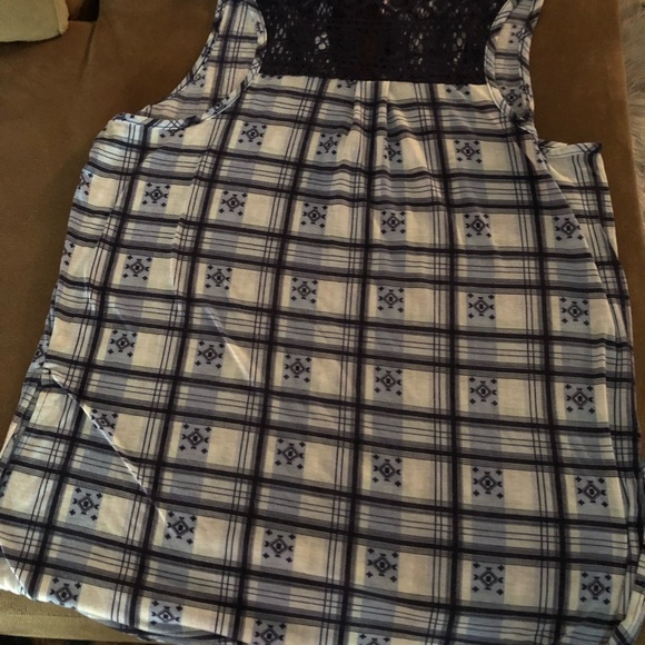 Top - Picture 2 of 3